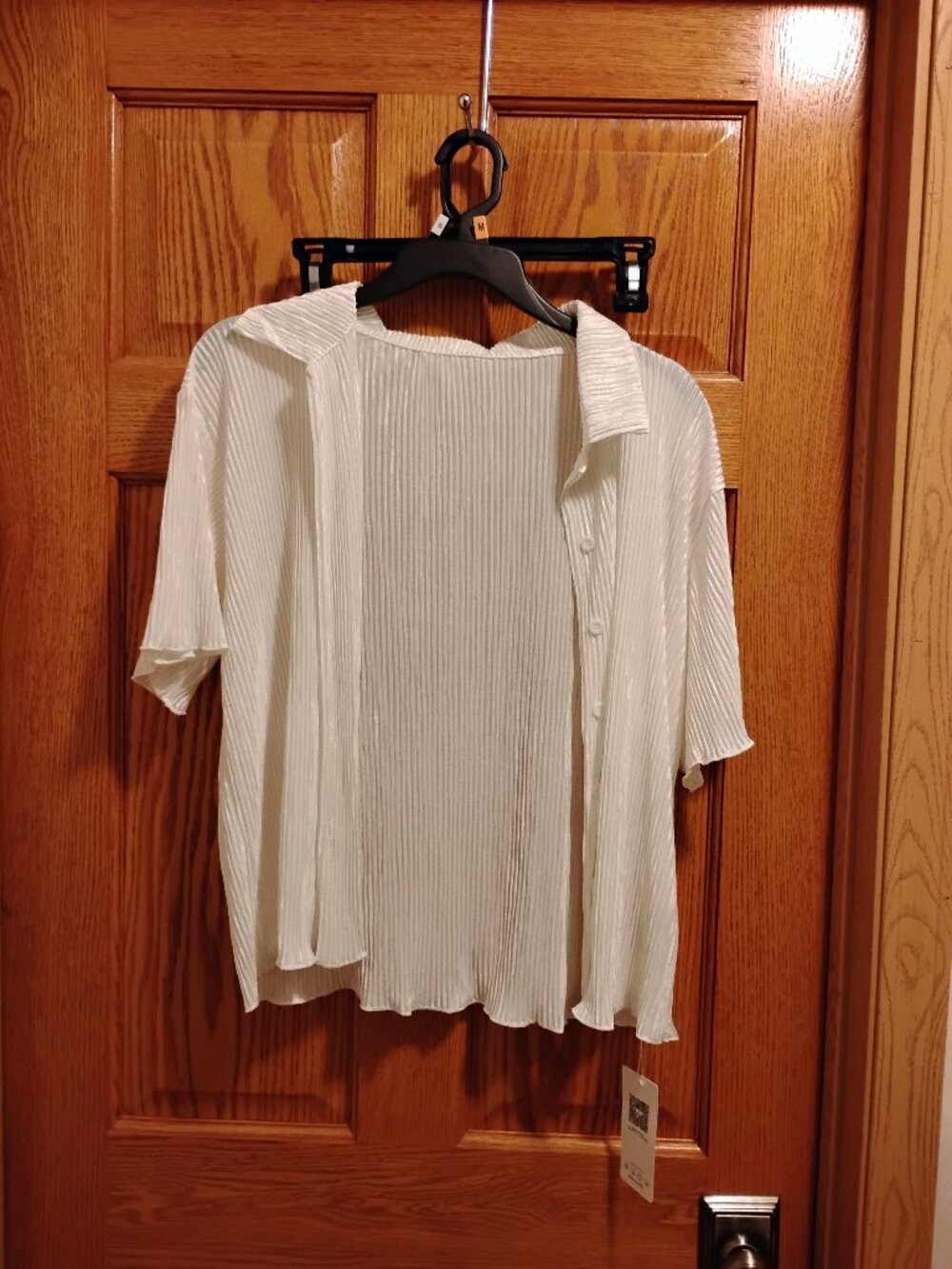 THE NKOLN Women's Button-Up Shirt Flowy & Ribbed Size M NWT